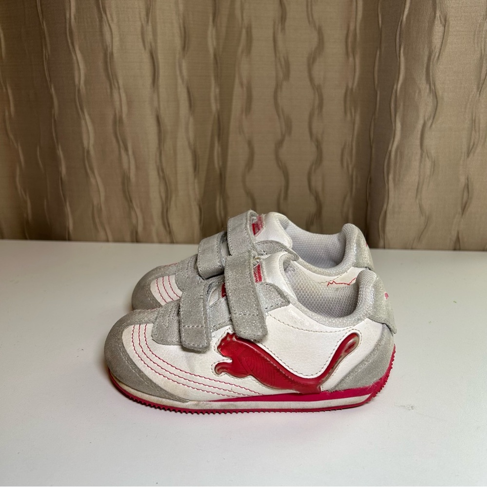 Puma Speeder Illuminescent Little Girl's 8 White Pink Light Up Sneaker 35328802